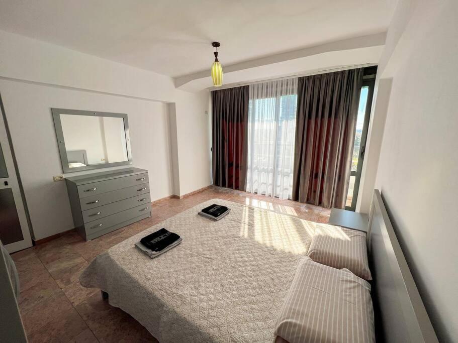 Scanderbeg Square 2Br Apt Tirana Esterno foto