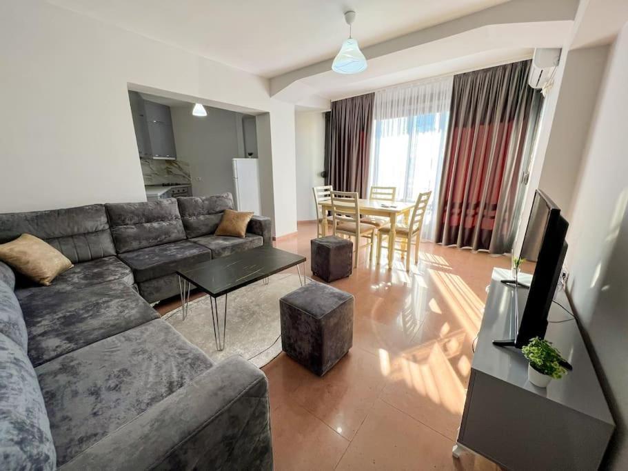 Scanderbeg Square 2Br Apt Tirana Esterno foto