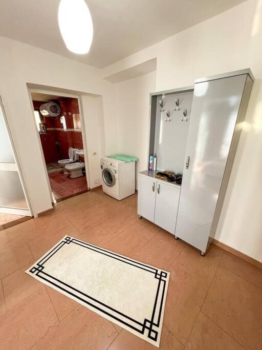 Scanderbeg Square 2Br Apt Tirana Esterno foto